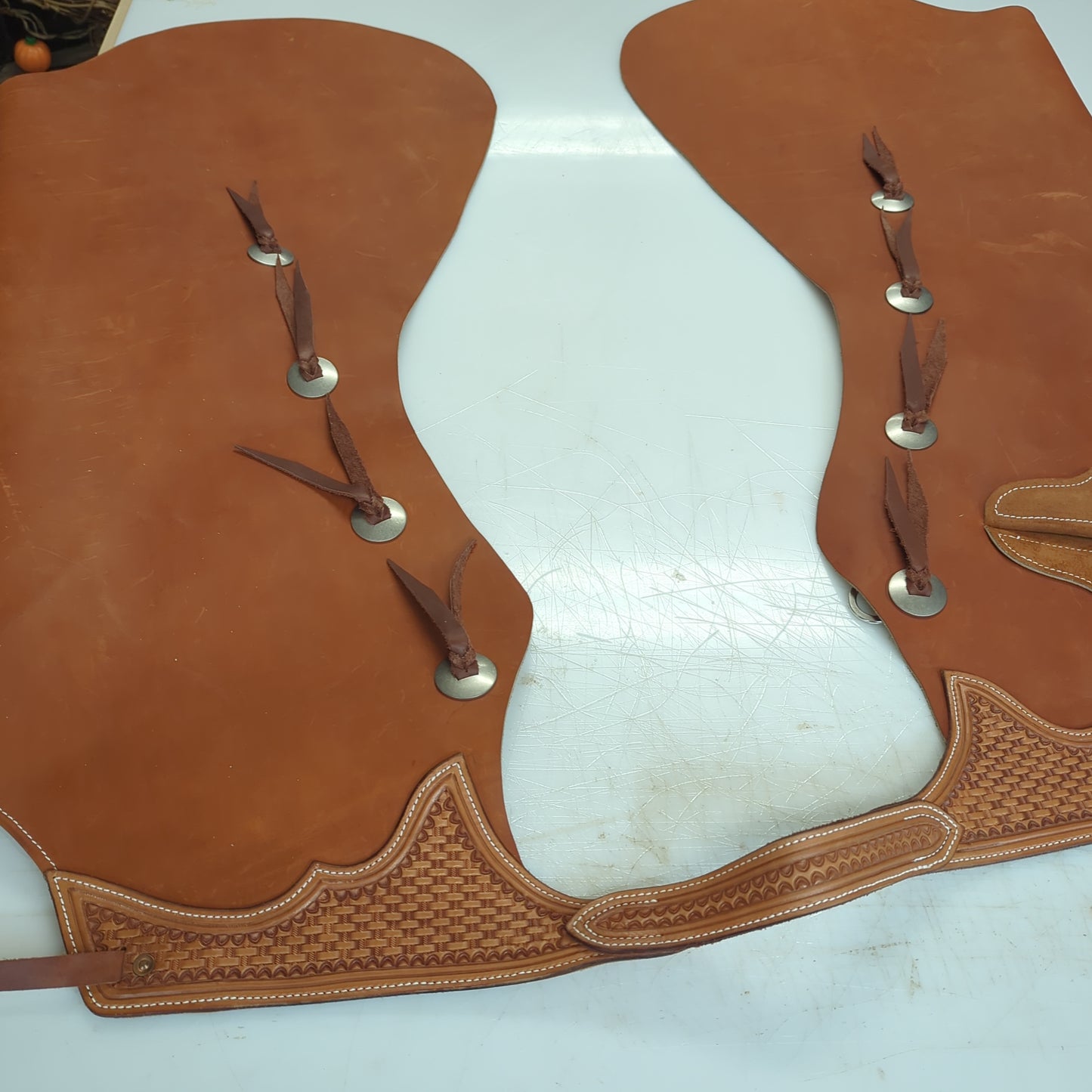 Batwing Chaps - Saddle Tan